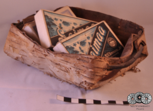 tuohirasia tupakoilla